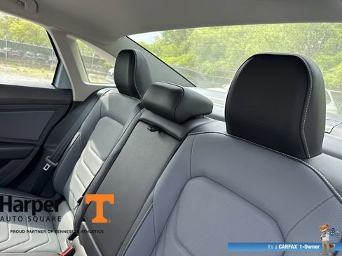 Used 2025 Volkswagen Jetta SEL image 9