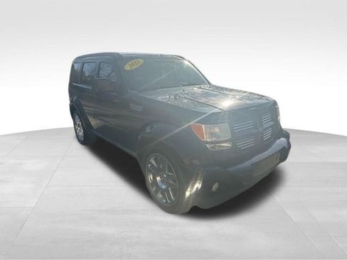Used 2011 Dodge Nitro Heat w/ Popular Equipment Group image 3