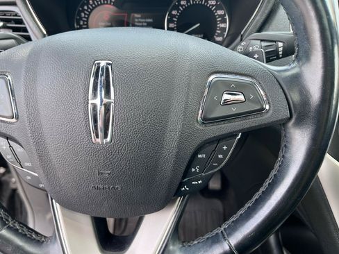 Used 2018 Lincoln MKC Select w/ Lincoln MKC Climate Package AWD/4WD image 27