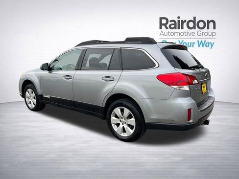 Used 2011 Subaru Outback 2.5i Premium image 6
