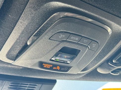 Used 2023 Toyota Corolla SE image 31