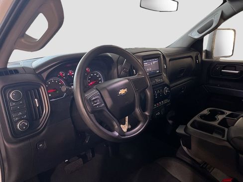 Used 2023 Chevrolet Silverado 2500 Custom w/ Custom Convenience Package image 9