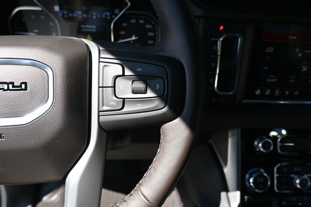 Used 2021 GMC Yukon Denali AWD/4WD image 10