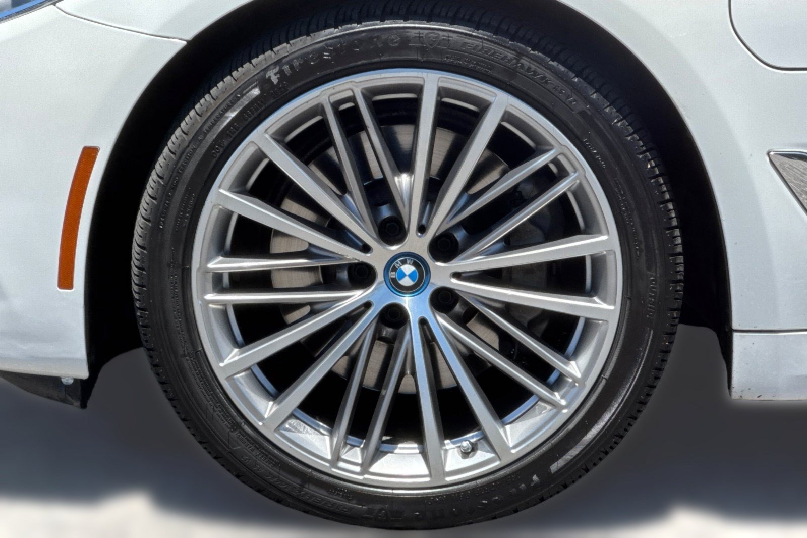 Used 2019 BMW 530e w/ Convenience Package RWD image 12