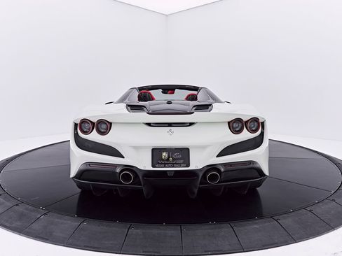 Used 2022 Ferrari F8 Tributo RWD image 18