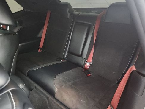 Used 2015 Dodge Challenger SRT RWD image 32