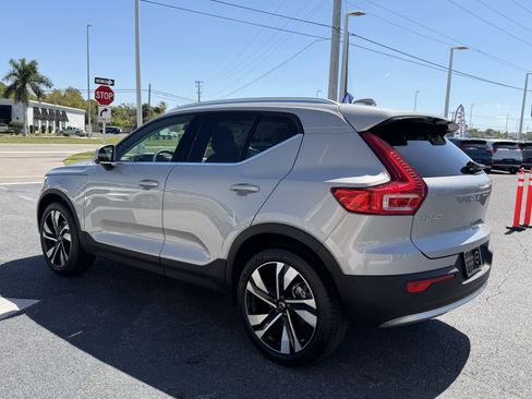 Certified 2023 Volvo XC40 B4 Plus w/ Protection Package Premier image 5