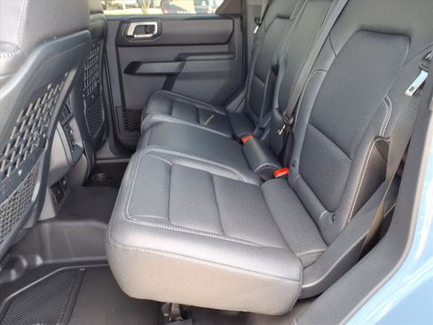 New 2025 Ford Bronco Badlands image 7