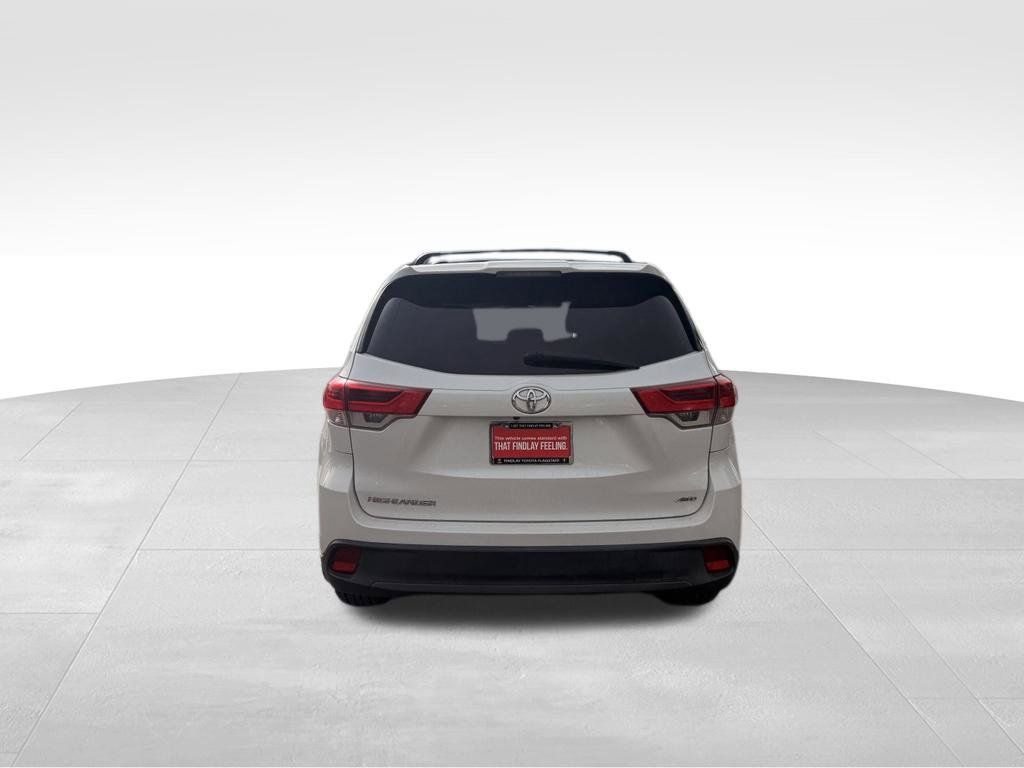 Used 2017 Toyota Highlander LE w/ Carpet Mat Package AWD/4WD image 7