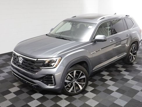 Used 2024 Volkswagen Atlas SEL Premium R-Line AWD/4WD image 2