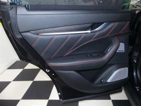 Used 2020 Maserati Levante GTS image 32