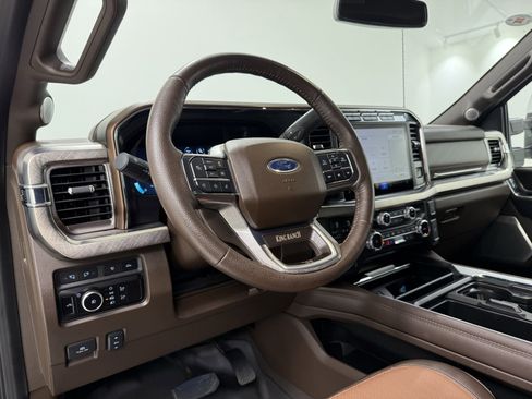 Used 2023 Ford F450 King Ranch w/ Chrome Package image 17