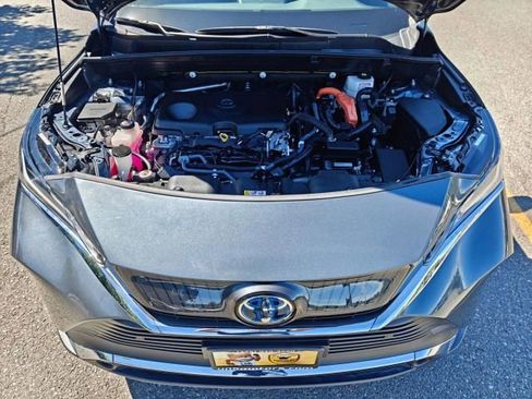 Used 2021 Toyota Venza XLE image 29