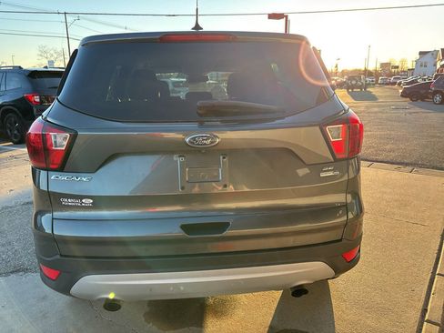 Used 2019 Ford Escape SE image 7