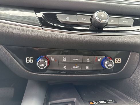 Certified 2023 Buick Enclave Essence AWD/4WD image 18