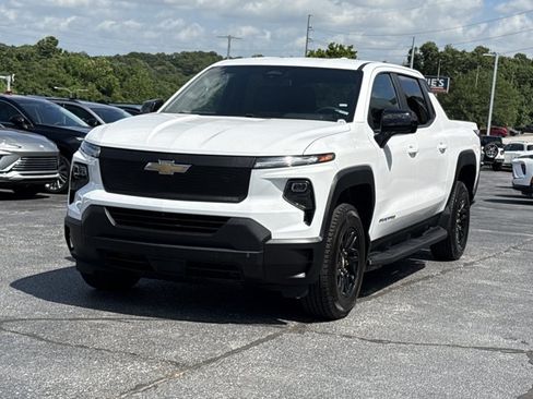 Used 2024 Chevrolet Silverado EV W/T AWD/4WD image 12