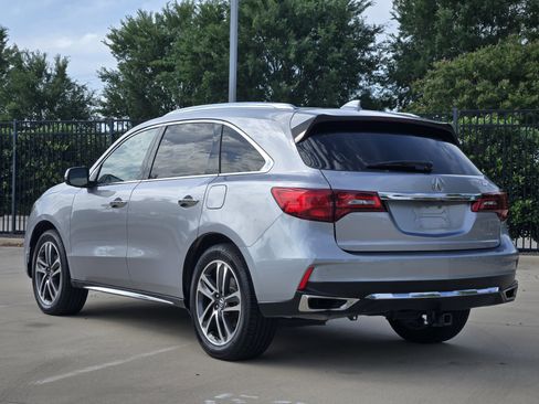 Used 2017 Acura MDX SH-AWD image 3