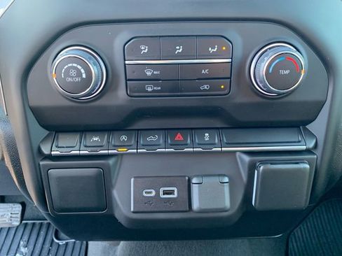 Used 2022 Chevrolet Silverado 1500 Custom image 25