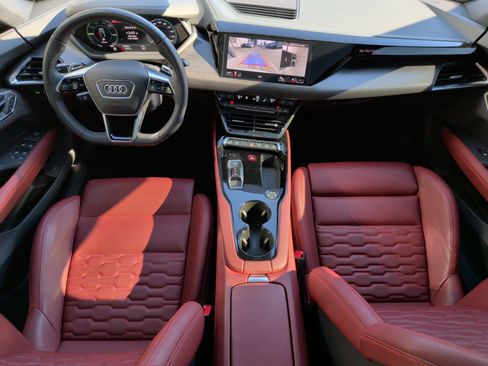 Used 2023 Audi e-tron GT Prestige image 30