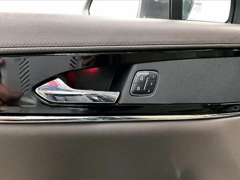 Used 2022 Lincoln Nautilus Reserve w/ Monochromatic Package image 28