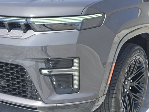 New 2026 Jeep Grand Wagoneer Limited AWD/4WD image 6