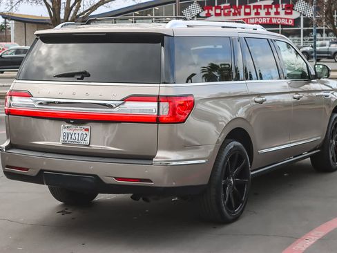 Used 2020 Lincoln Navigator L Reserve w/ Luxury Package image 4