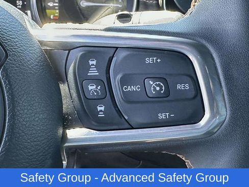 Used 2023 Jeep Wrangler Unlimited Sahara image 11