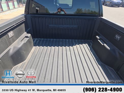 Used 2024 Toyota Tacoma Limited w/ Limited Package (LT) AWD/4WD image 8