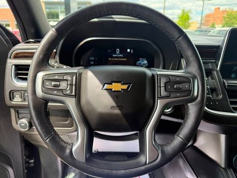 Used 2022 Chevrolet Suburban Premier RWD image 15