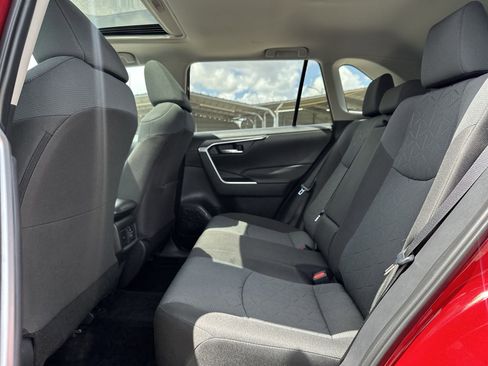 Used 2025 Toyota RAV4 XLE w/ Convenience Package image 24