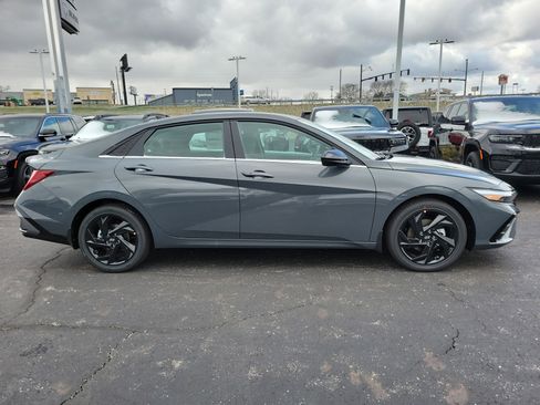 New 2026 Hyundai Elantra SEL Sport Premium image 3