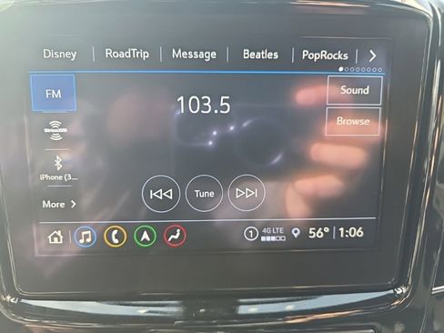 Used 2023 Chevrolet Traverse RS image 33