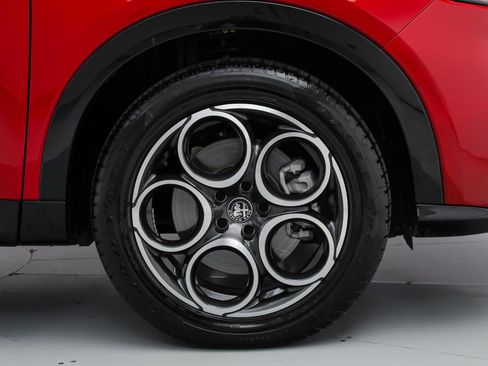 New 2025 Alfa Romeo Tonale w/ Premium Package AWD/4WD image 22