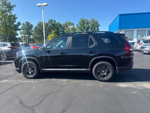 Used 2024 Honda Pilot TrailSport image 19