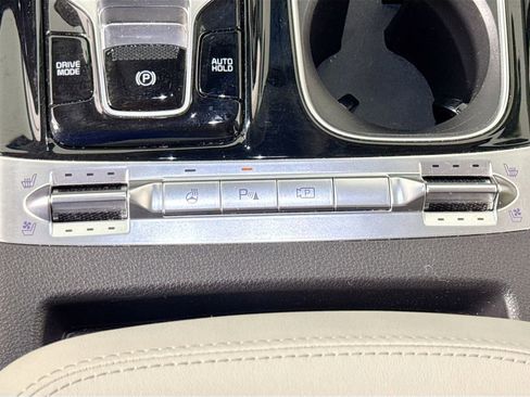 Used 2023 Kia Carnival SX Prestige FWD image 26