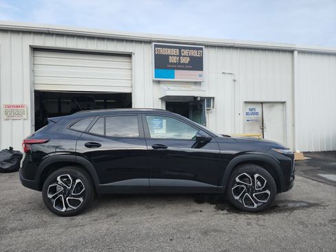 Used 2025 Chevrolet Trax RS w/ Driver Confidence Package FWD image 6