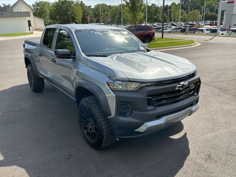 Used 2023 Chevrolet Colorado Trail Boss w/ Safety Package AWD/4WD image 2