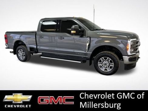 Used 2023 Ford F350 Lariat AWD/4WD image 2