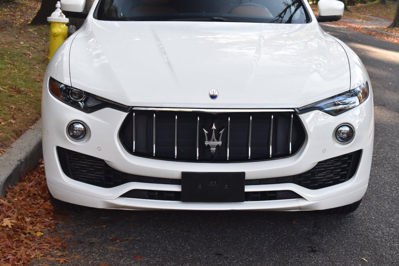 Used 2021 Maserati Levante AWD/4WD image 35