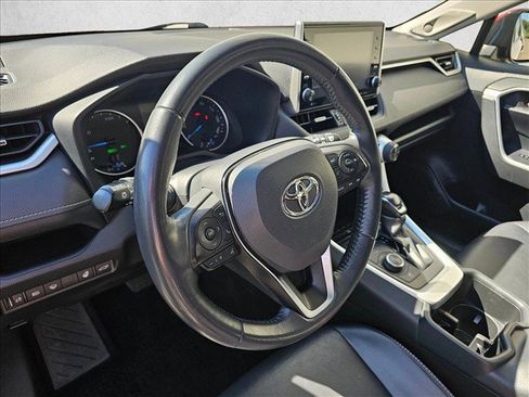 Used 2022 Toyota RAV4 XLE Premium AWD/4WD image 23