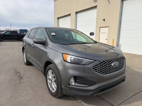 Used 2024 Ford Edge SEL w/ Convenience Package image 2