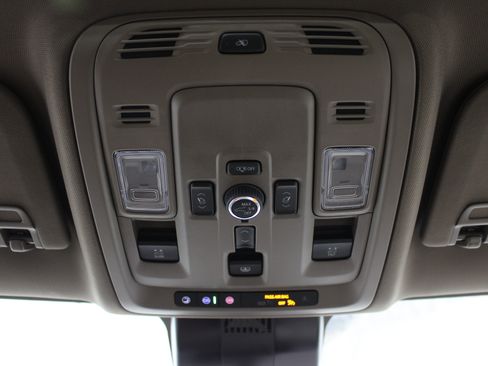 Used 2025 GMC Yukon Denali w/ Denali Reserve Package AWD/4WD image 19