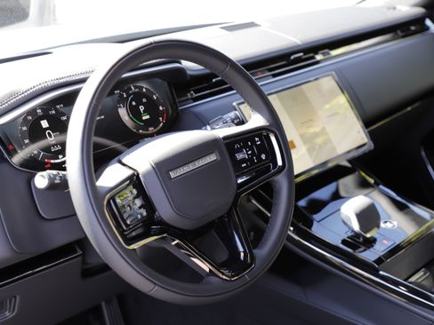 New 2026 Land Rover Range Rover Sport Dynamic SE AWD/4WD image 18