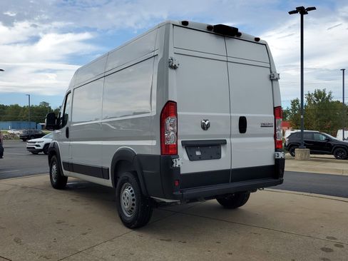 Used 2025 RAM ProMaster 1500 w/ Premium Convenience Group image 3