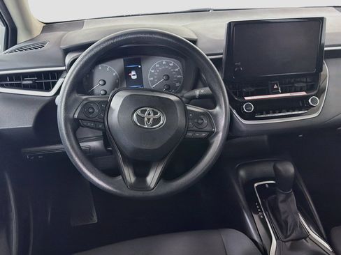 Used 2025 Toyota Corolla LE FWD image 17