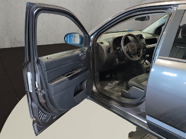 Used 2016 Jeep Compass Sport w/ Power Value Group AWD/4WD image 15
