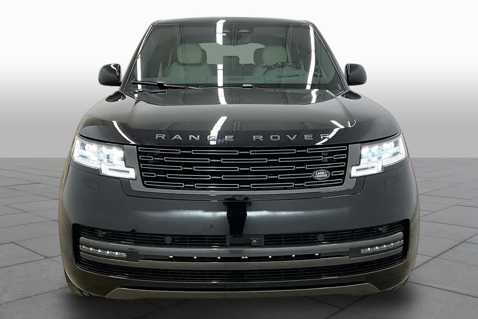 Used 2026 Land Rover Range Rover SE AWD/4WD image 4