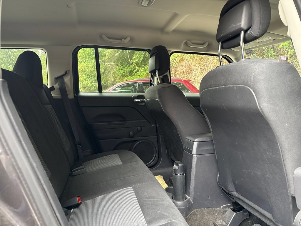 Used 2016 Jeep Patriot Sport FWD image 12