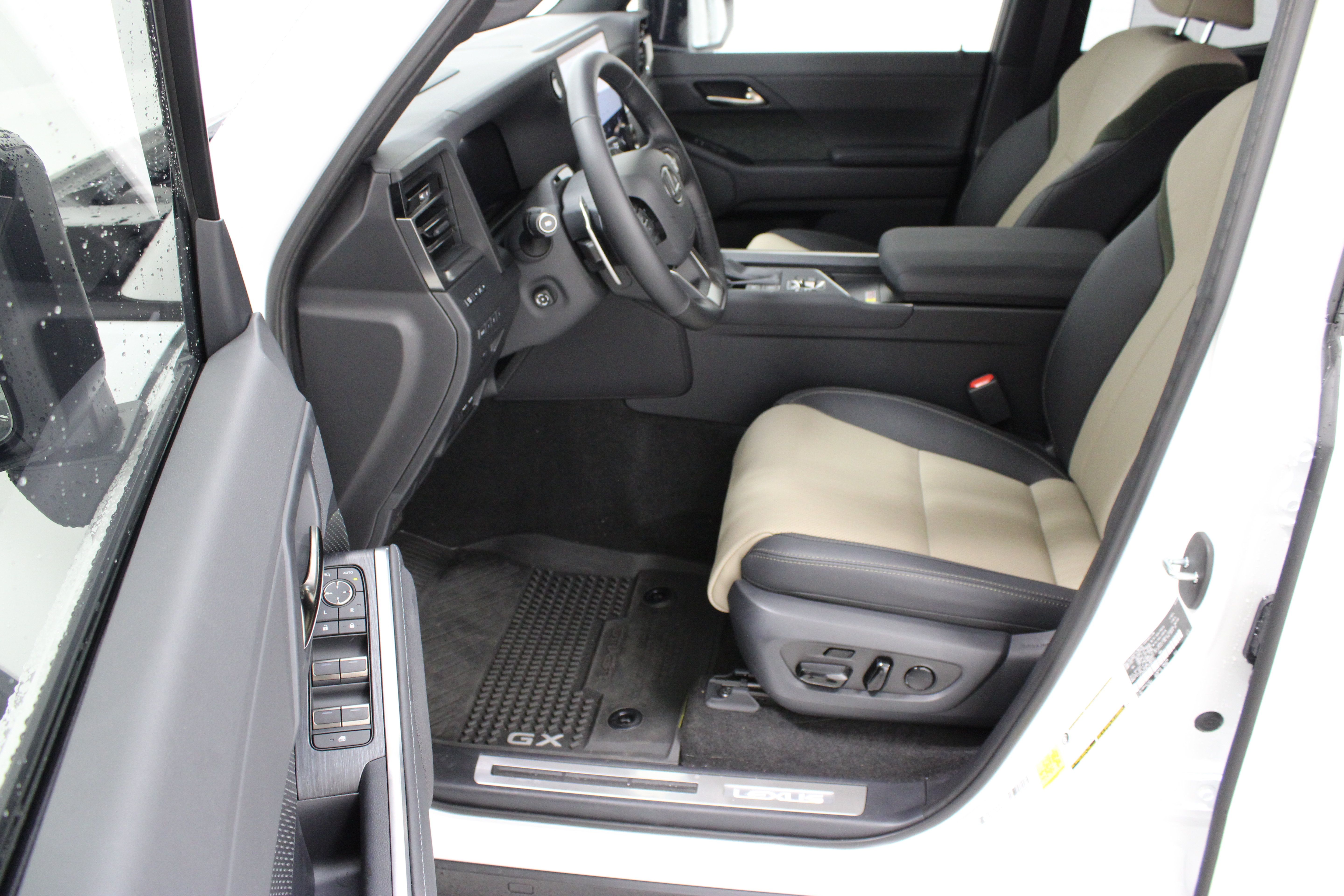 Used 2026 Lexus GX 550 AWD/4WD image 13