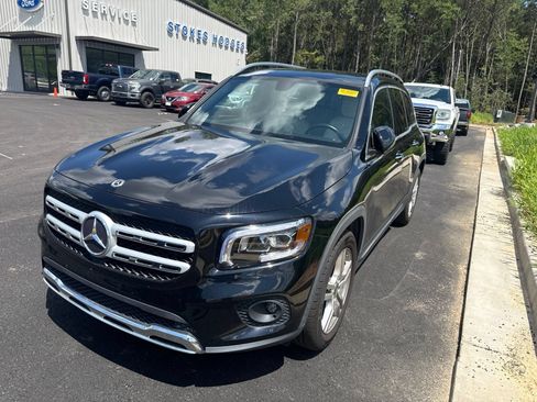 Used 2022 Mercedes-Benz GLB 250 image 1